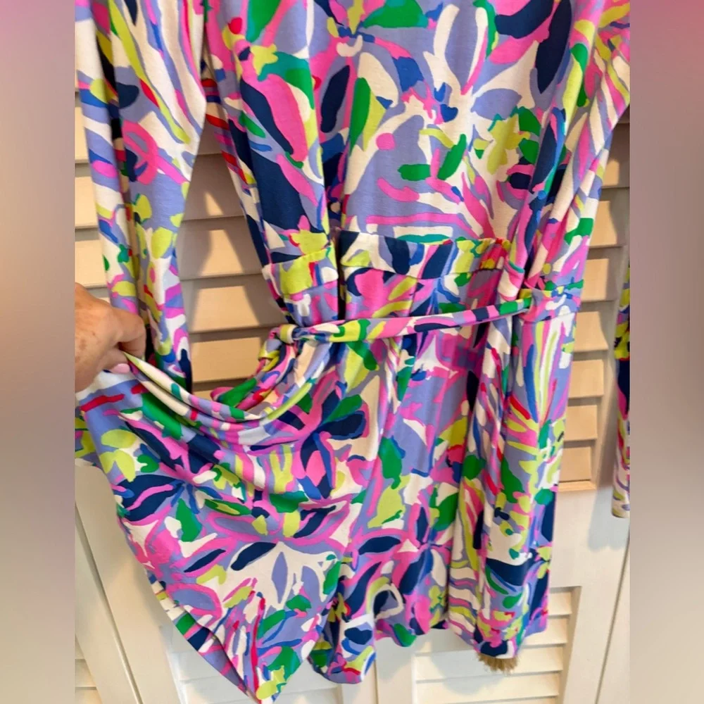 Lilly Pulitzer Karlie Wrap Romper in Abstract Tropical Floral Print SZ L - Picture 5 of 8